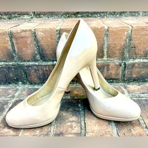 Nude Bandalino platform pumps. Size 9. Great condition